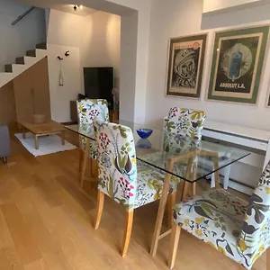  Ferienhaus Duplex House Walk To Town